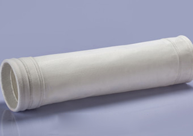 钢铁厂粉尘主要来源原料厂、烧结厂、焦化厂、石灰厂、炼铁厂、炼钢厂、轧钢厂、公用设施等。我公司可针对不同工况条件设计生产各种钢厂袋式除尘专用除尘布袋，设计合理，价格低廉。